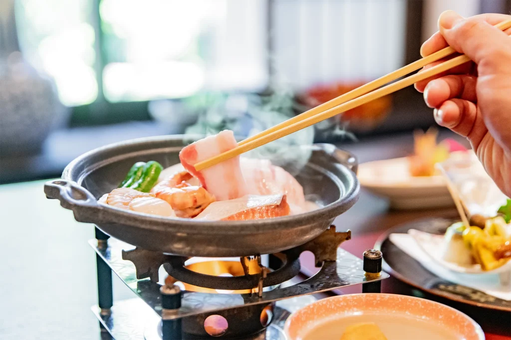 桜島を眺めながら地産地消の温泉会席を堪能。鹿児島旅のもうひとつの選択肢