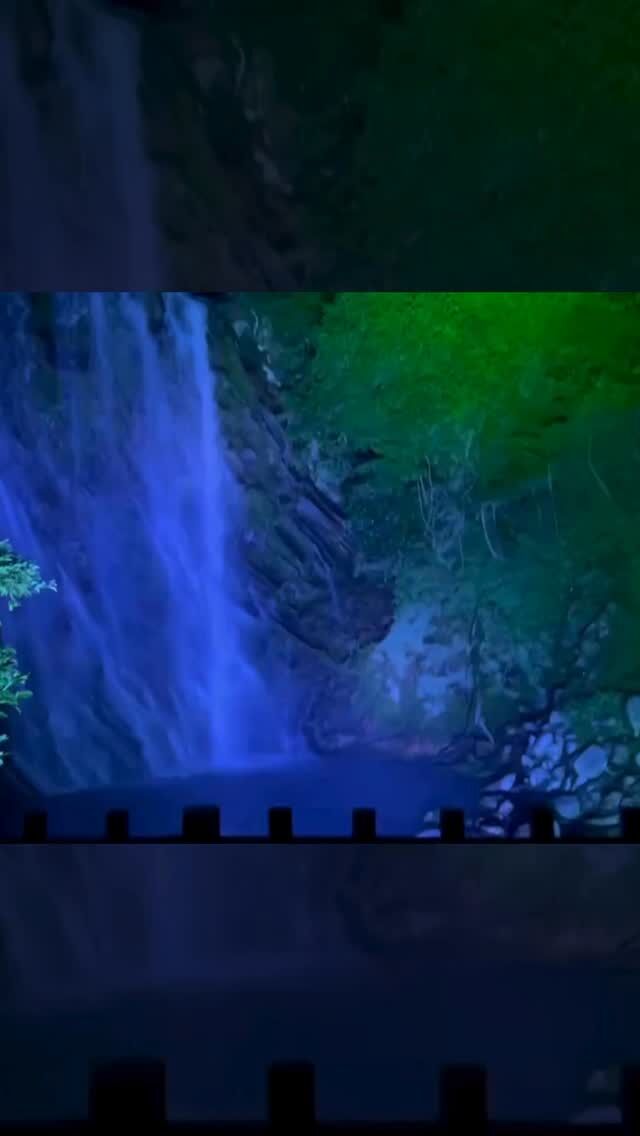 🌿丸尾滝に舞う蛍たち✨
動画は、当館スタッフが以前撮影した丸尾滝。
幻想的に舞う蛍の姿が映っています。

今日はお天気も良いので、丸尾滝周辺の渓流沿いに飛び交う蛍たちが、
静流荘の敷地内にも遊びに来てくれるかもしれません。
by当館の虫博士🔍
朝の露天風呂にはトンボが訪れて、初夏の雰囲気を一層感じられました。
自然の恵みを感じる、初夏の静流荘。ぜひ、季節の訪れを感じにお越しください。
 
📍静流荘 @kirishima_seiryuso ｜鹿児島・霧島温泉郷

🌿Fireflies Dancing at Maruo Falls✨
This video was taken by one of our staff members at Maruo Falls.
It captures the magical sight of fireflies fluttering in the night.
With today's clear skies, the fireflies along the streams near Maruo Falls
might come visit the grounds of Seiryuso as well.
By our in-house insect expert 🔍
This morning, a dragonfly stopped by the open-air bath—
adding to the early summer atmosphere.
Feel the blessings of nature at Seiryuso this early summer.
We invite you to come and experience the beauty of the season.
 

#静流荘 #霧島温泉 #丸尾滝 #蛍の季節 #蛍鑑賞 #鹿児島旅行 #初夏の景色 #自然の恵み
#Seiryuso #KirishimaOnsen #MaruoFalls #Fireflies #NatureLovers #EarlySummer #JapanNature #KagoshimaTrip